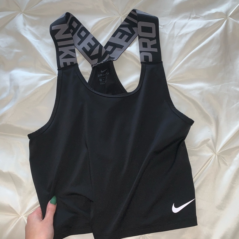 Nike pro: crop tank!
